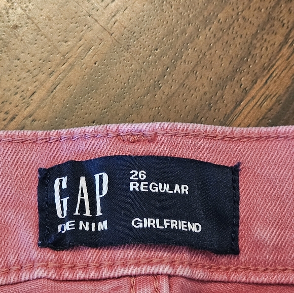 Gap Denim Womens 26R Girlfriend Midrise Jeans Cuffed Pink Peach EUC - Picture 3 of 8